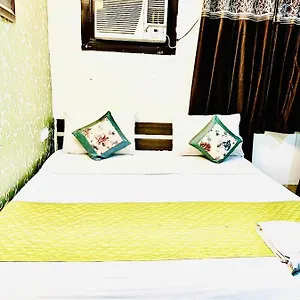 Bed & Breakfast Square Plaza At Airport, Nuova Delhi