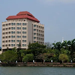 מלון Vivanta Ernakulam, Marine Drive