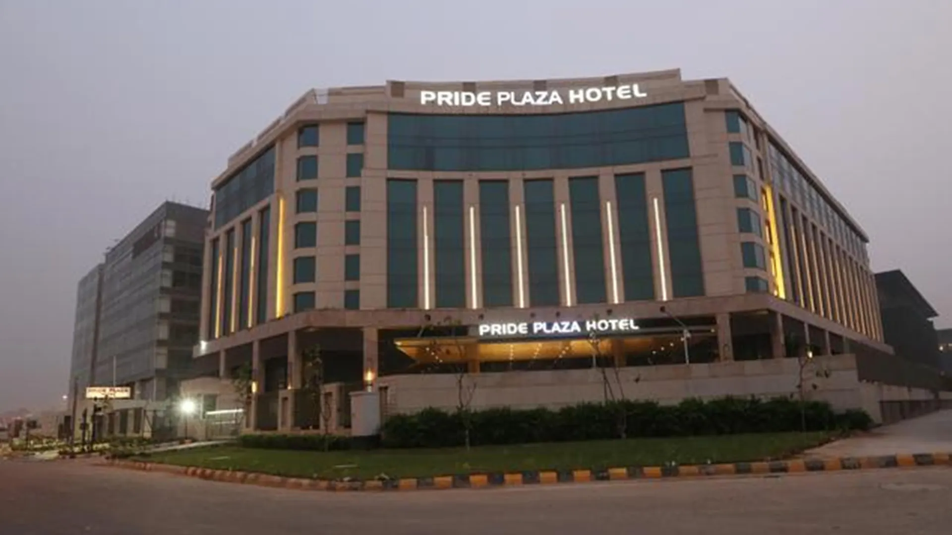 Hotel Pride Plaza Hotel, Aerocity Nuova Delhi