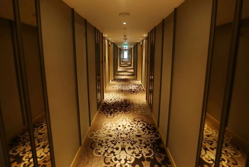 Hotel Pride Plaza Hotel, Aerocity Nuova Delhi